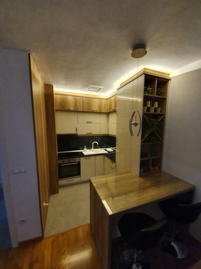 Apartman Lux Doboj Buitenkant foto
