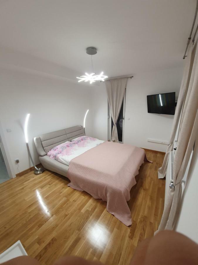 Apartman Lux Doboj Buitenkant foto